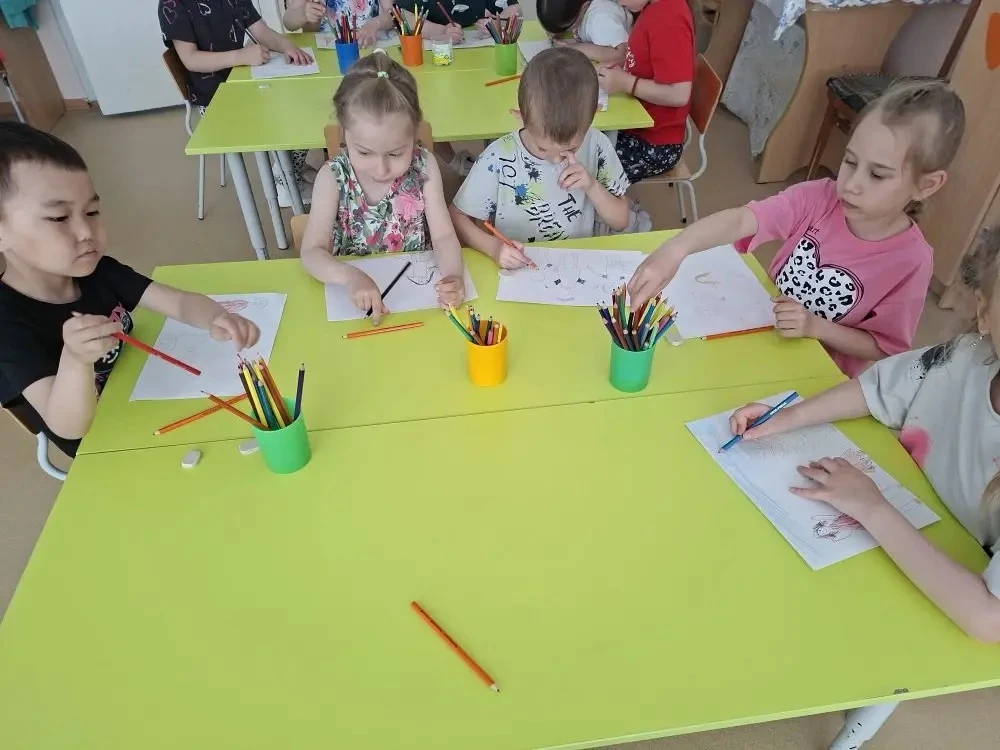 Самое дорогое в жизни у каждого человека- это его семья. В нашей группе «Радуга» прошло...
