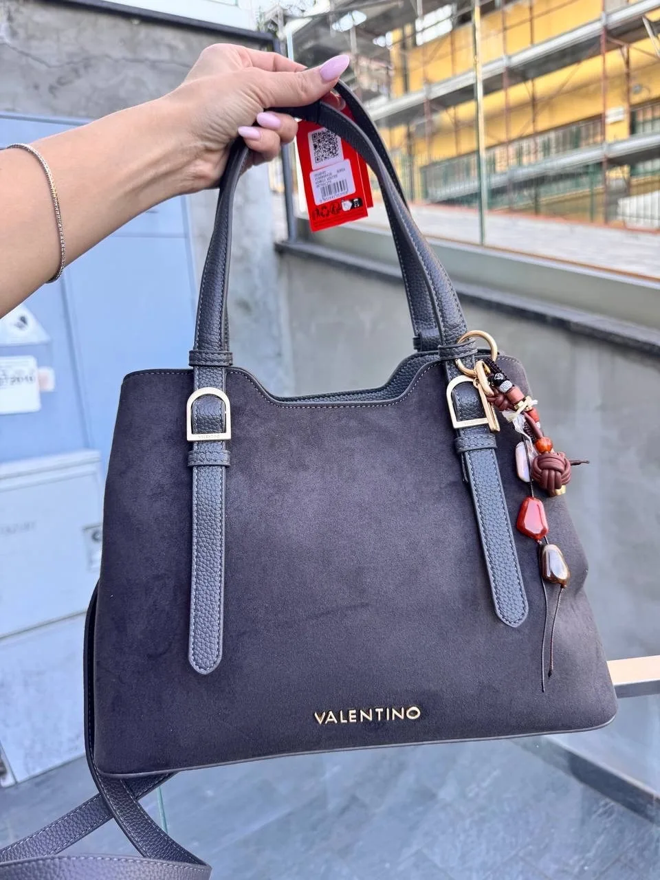 VALENTINO 🧶
