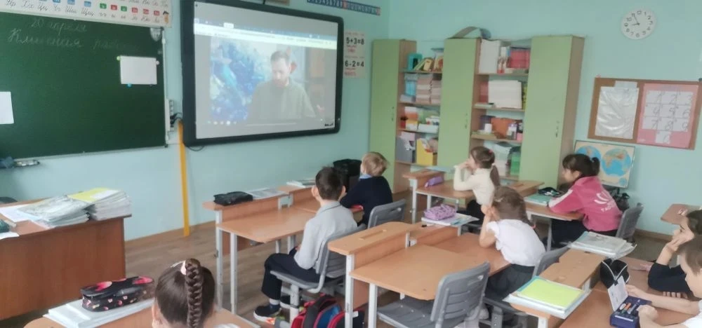 🌍 «День Земли — каждый день»: как мы говорили о заботе о планете  🌿В нашей школе прошли «Разговоры о