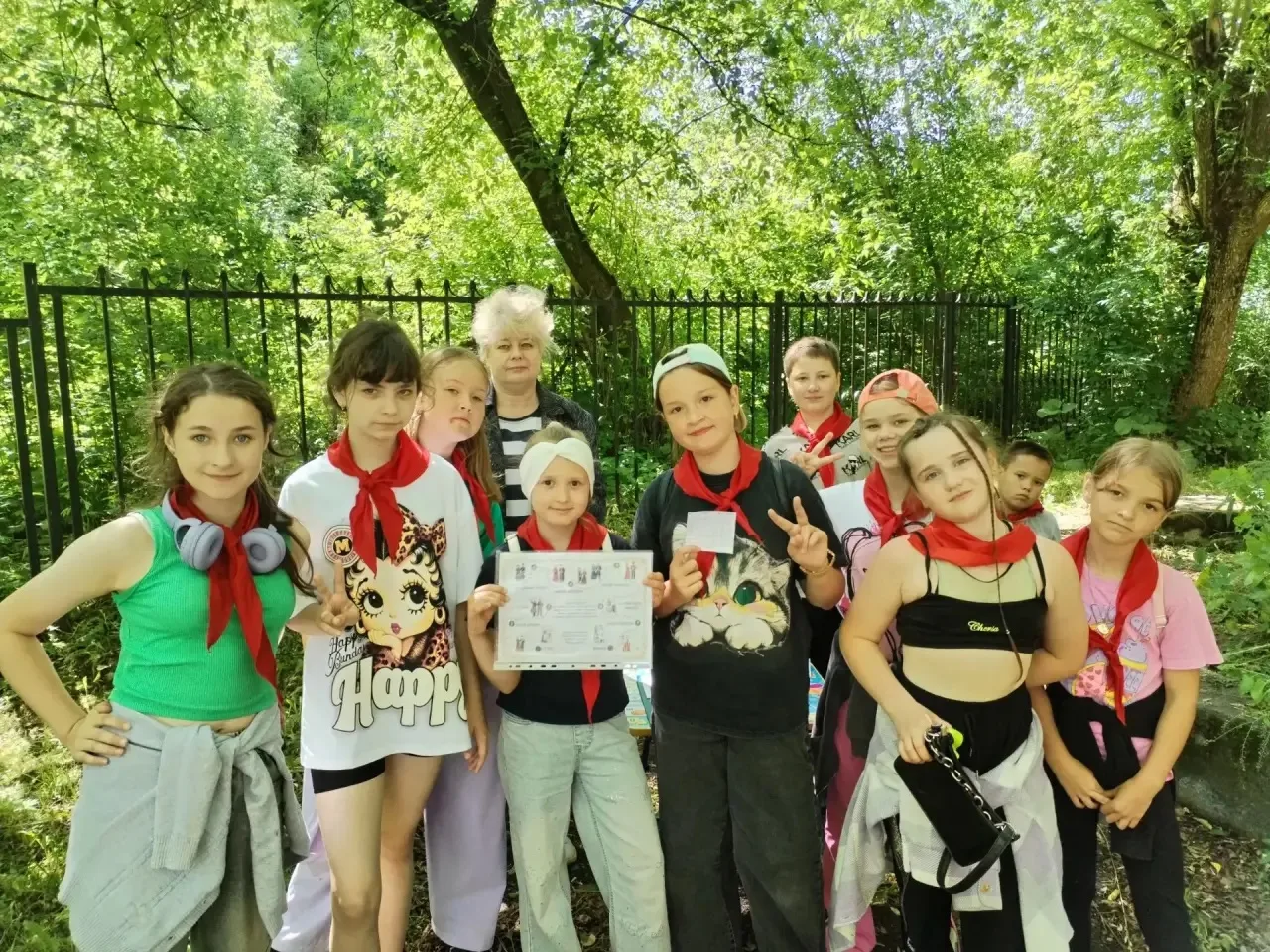 🎉 12-й день в нашем лагере: зарядка, квест и театр! 🌟🏕️

С утра задали правильный настрой! 🔥

🏋