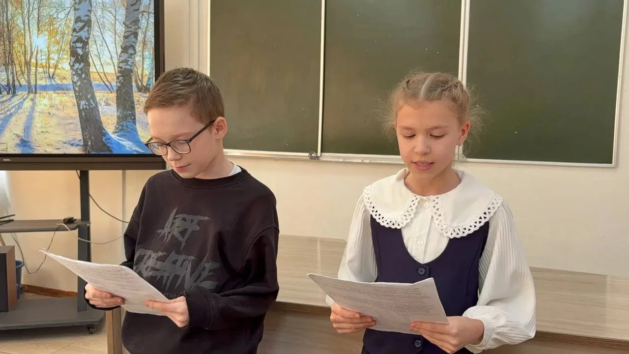 Души прекрасные порывы: как мы отметили Всемирный день поэзии! 📖✨ 18 марта, наша школа превратилась 