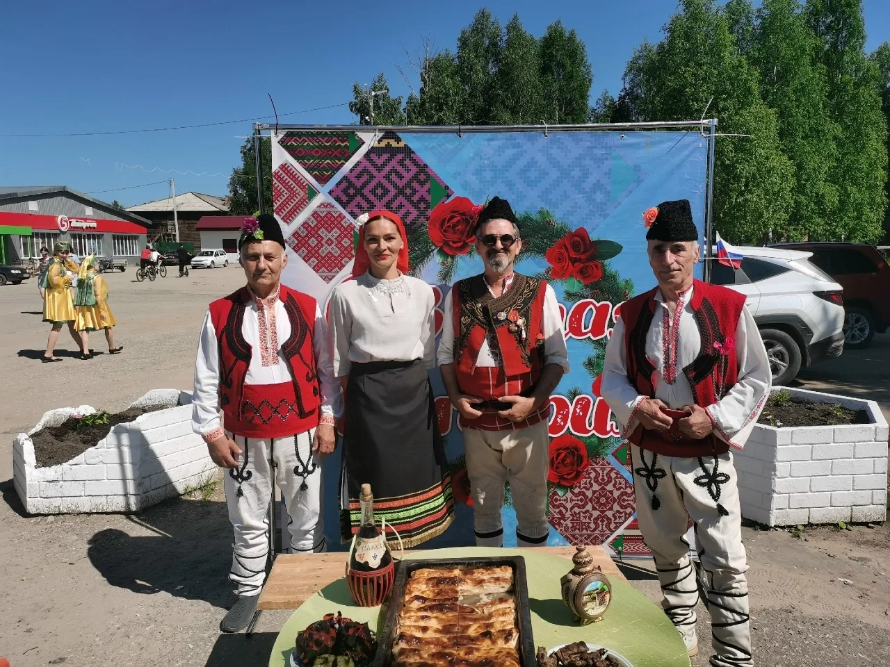 В Усогорске с размахом отметили День России и 60-летие посёлка 

Торжества объединил районный проект