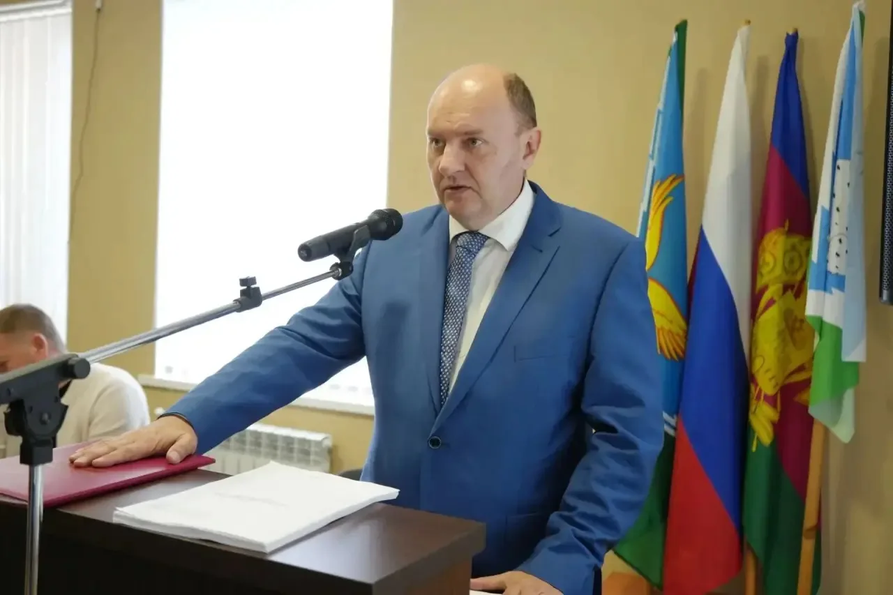 В Мезмайском сельском поселении официально вступил в должность избранный глава Роман Ку...