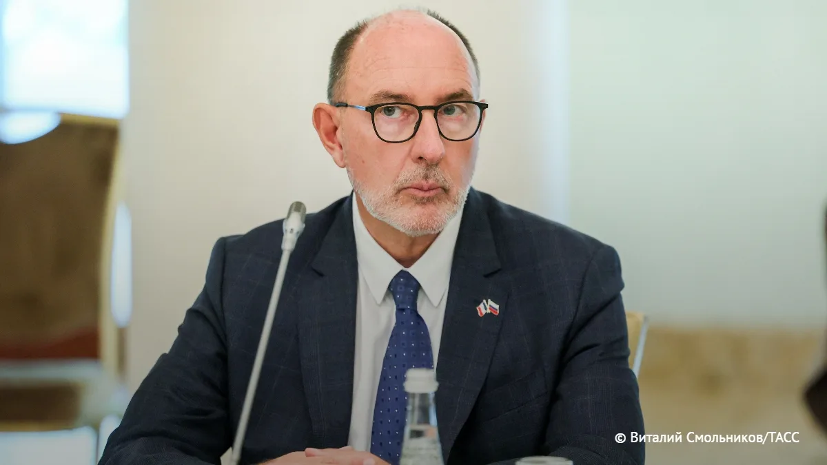 Заявления Драпатого являются глупыми и примитивными, рассказал ТАСС внук де Голля Пьер: