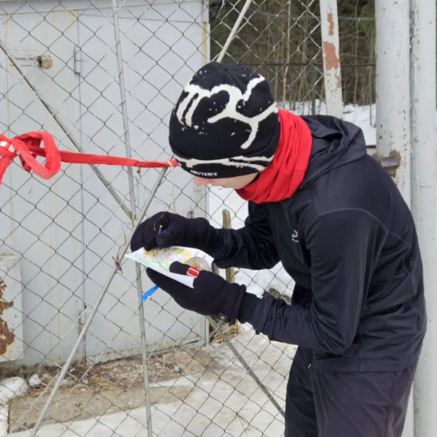 ❄️Пока многие в выходной день прятались по домам с горячим чаем, наши  спортсмены-ориентировщики вме