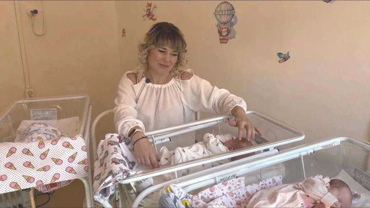 🤰В Уфе из роддома выписали тройняшек — Николь, Полину и Льва