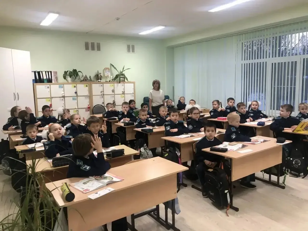 Сегодня на открытом уроке наши самые юные кадеты пополнили свой литературный арсенал новой буквой — 