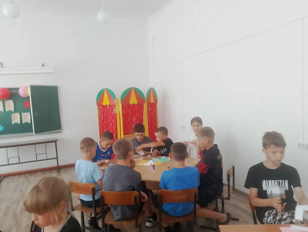 🎨🇷🇺 Яркие краски Дня России в школьном лагере дневного пребывания!