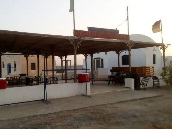 Проведите отпуск в Марса Аламе, где курорт BEACH SAFARI NUBIAN RESORT расположился в 16...