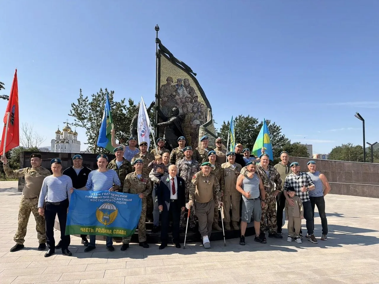Ветераны и военнослужащие Колымы отметили День ВДВ товарищеским пейнтбольным матчем

Представители в
