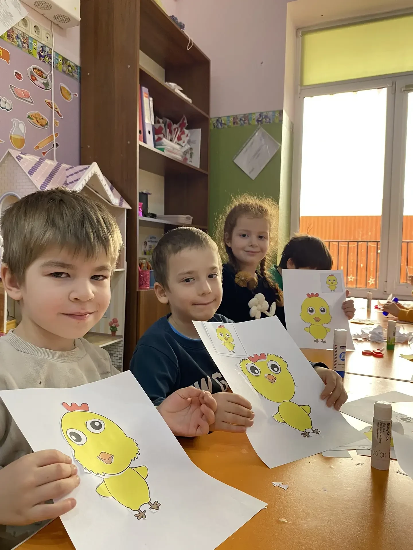 Аппликация «Цыплёнок» по мотивам сказки В.Г. Сутеева «Цыплёнок и Утёнок»