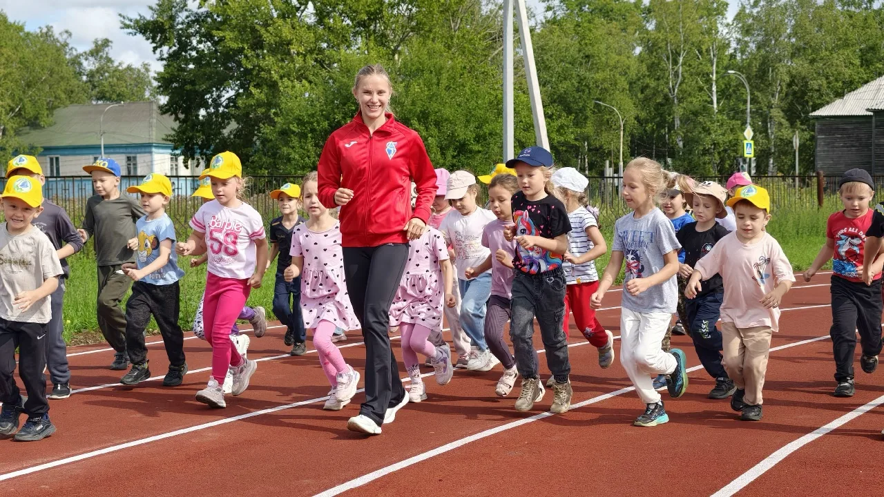 🏃‍♀️На стадионе «Спартак» прошла тренировка по лёгкой атлетике для воспитанников детск...