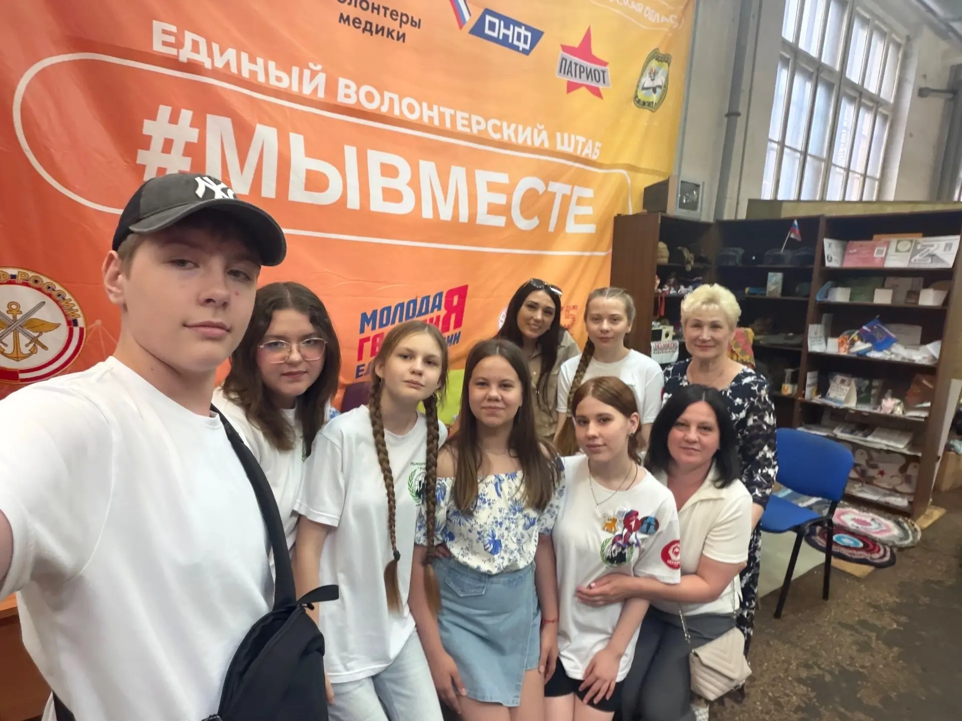 В преддверии Дня памяти и скорби 🕯️клуб «Эталон» совместно с воспитанниками летнего оздоровительног