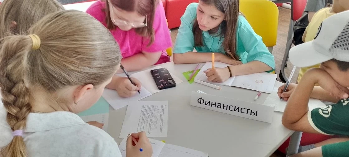 В отряде  «Бригантина»  прошел урок викторина по финансовой грамотности.  В современном мире финансо