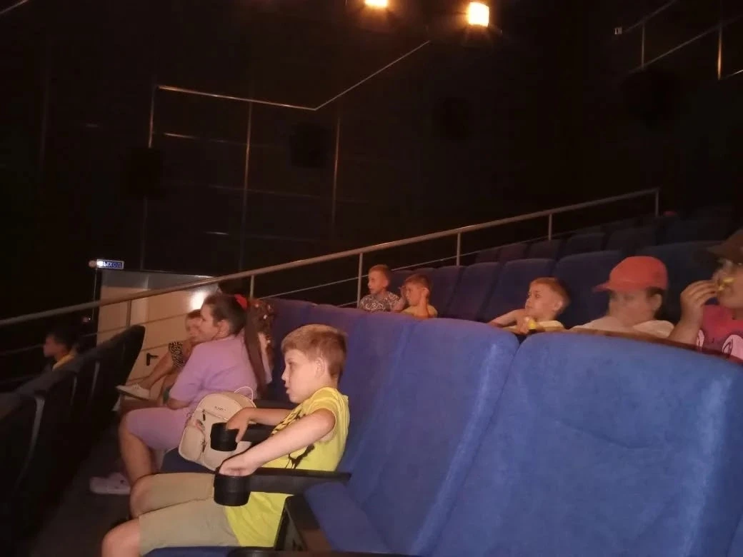 🎬 Киноутро в «Горизонте» — это было круто! 🍿
Наши  дружные отряды отправились в кинотеатр «Горизон