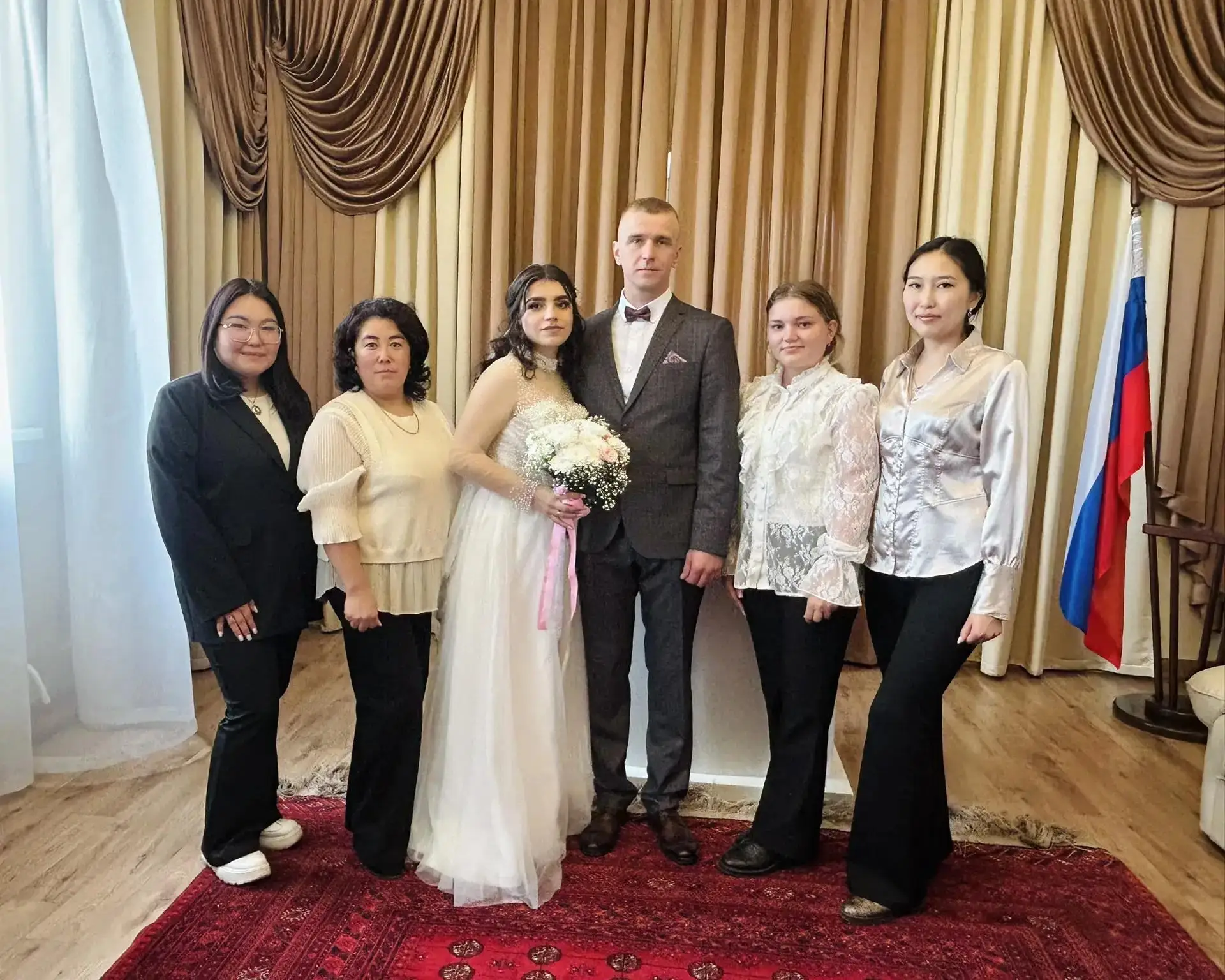 #корпоративная_семейная_политика
 
👰🤵Сразу две молодых семьи сегодня появилось в коллективе управл