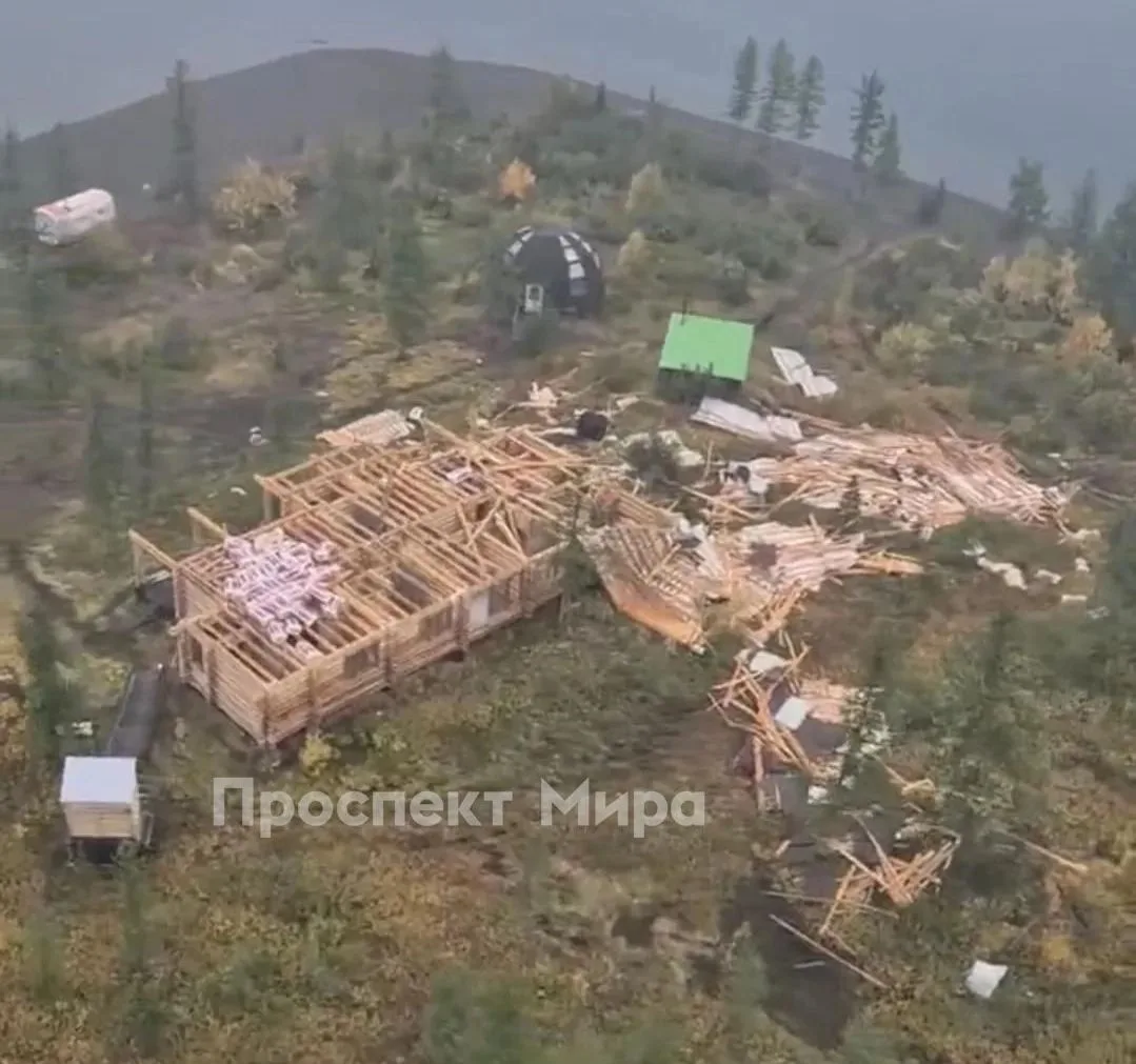 На плато Путорана рухнул новый визит‑центр за 13,5 млн рублей