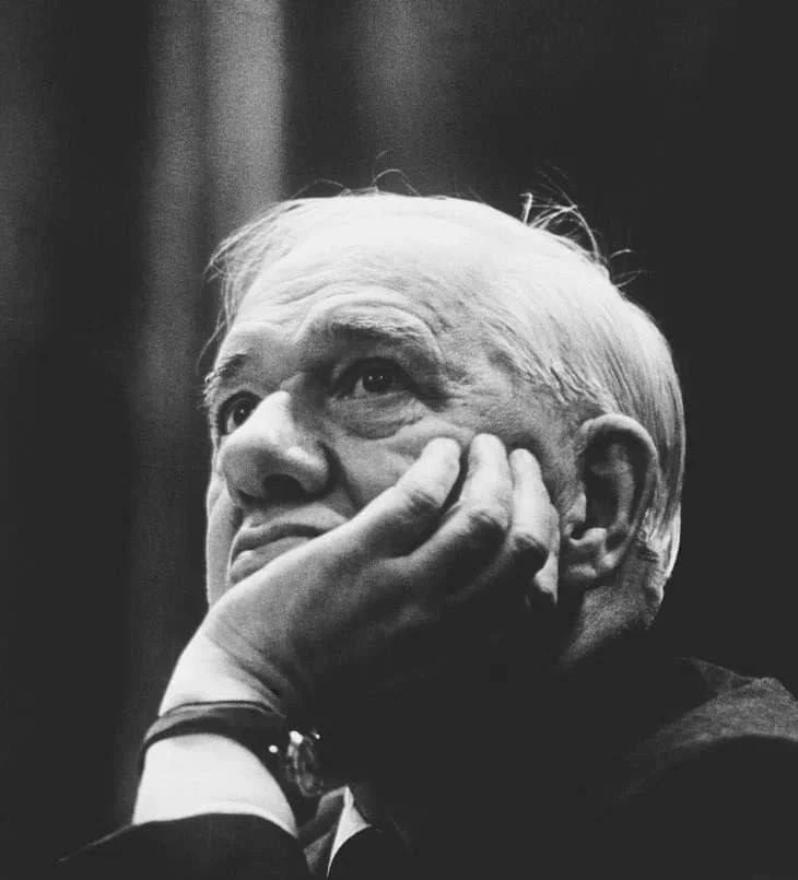 Мерзавцы прежде всего дураки. Быть добрым куда веселее, занятнее и в конце концов практ...