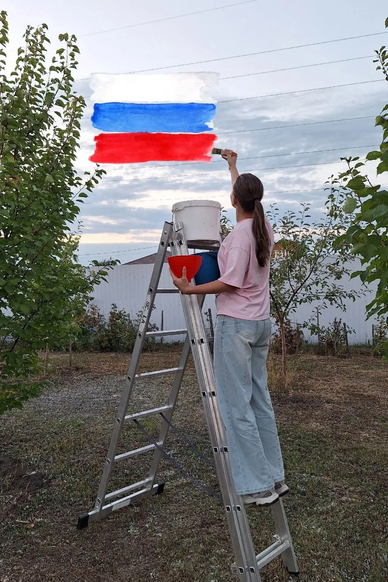 🏆 Ученица 8а класса Анна Смолянина - победительница фотоконкурса «Белый, синий, красны...