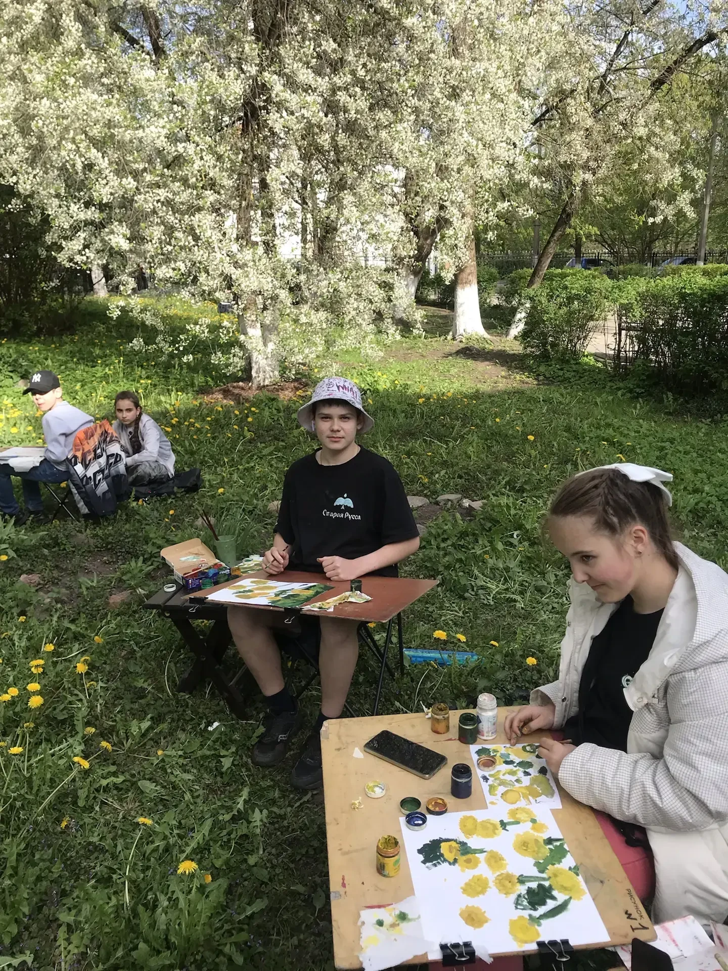 У учащихся художественного отделения школы искусств начался Пленэр!      Пленэр- слово ...