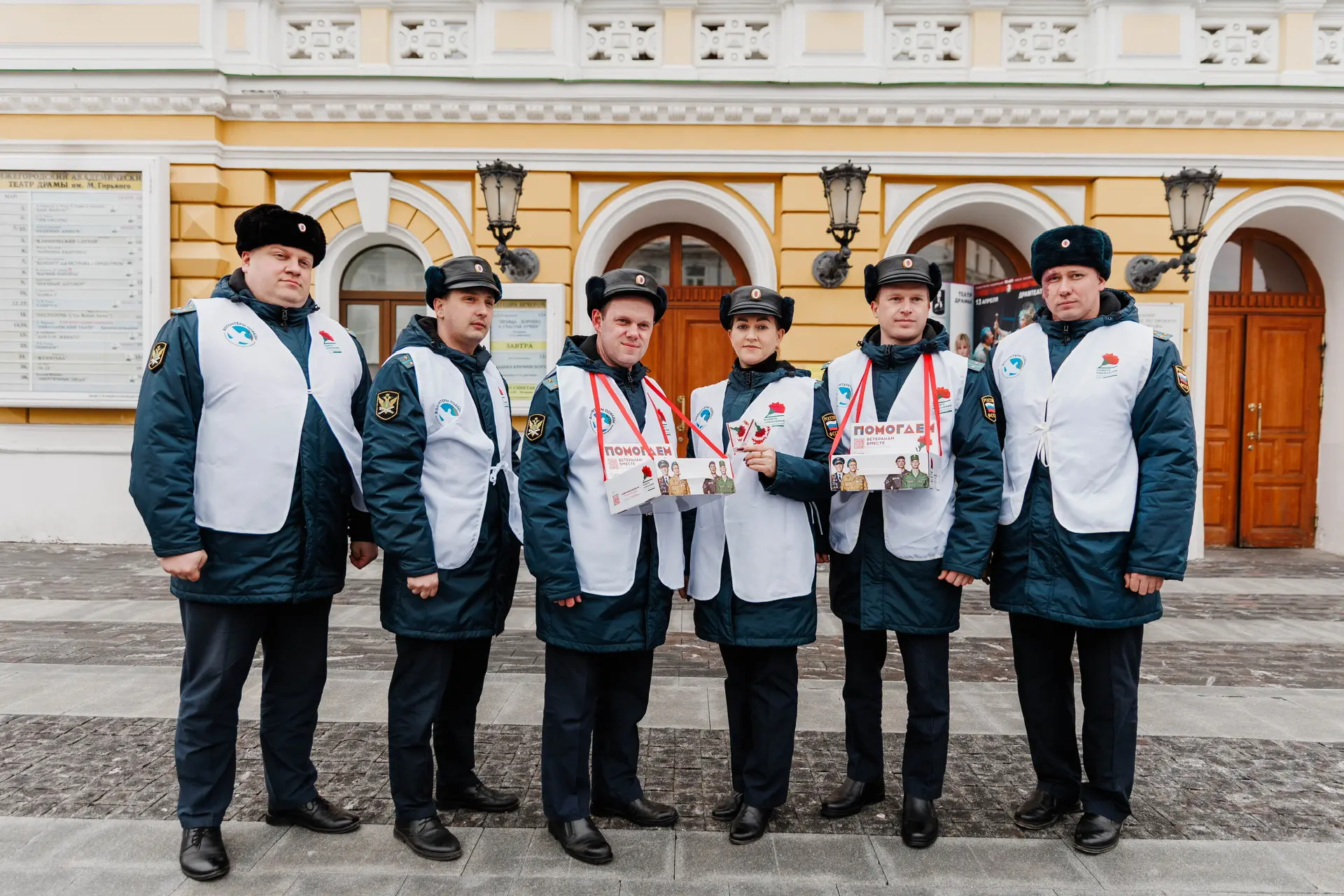 💫 Сегодня по всей стране стартовала акция «Красная гвоздика» — уже в первый день к ней присоединилис