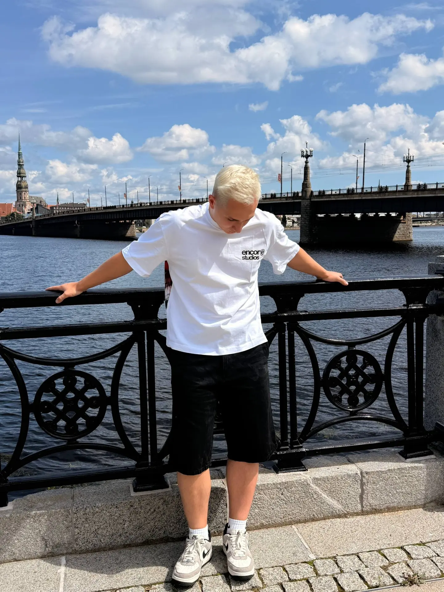 Доброе утро, сейчас в Риге

Есть тут кто-нибудь ?

❤️ - дааа
👍🏻 - нет, мы дома