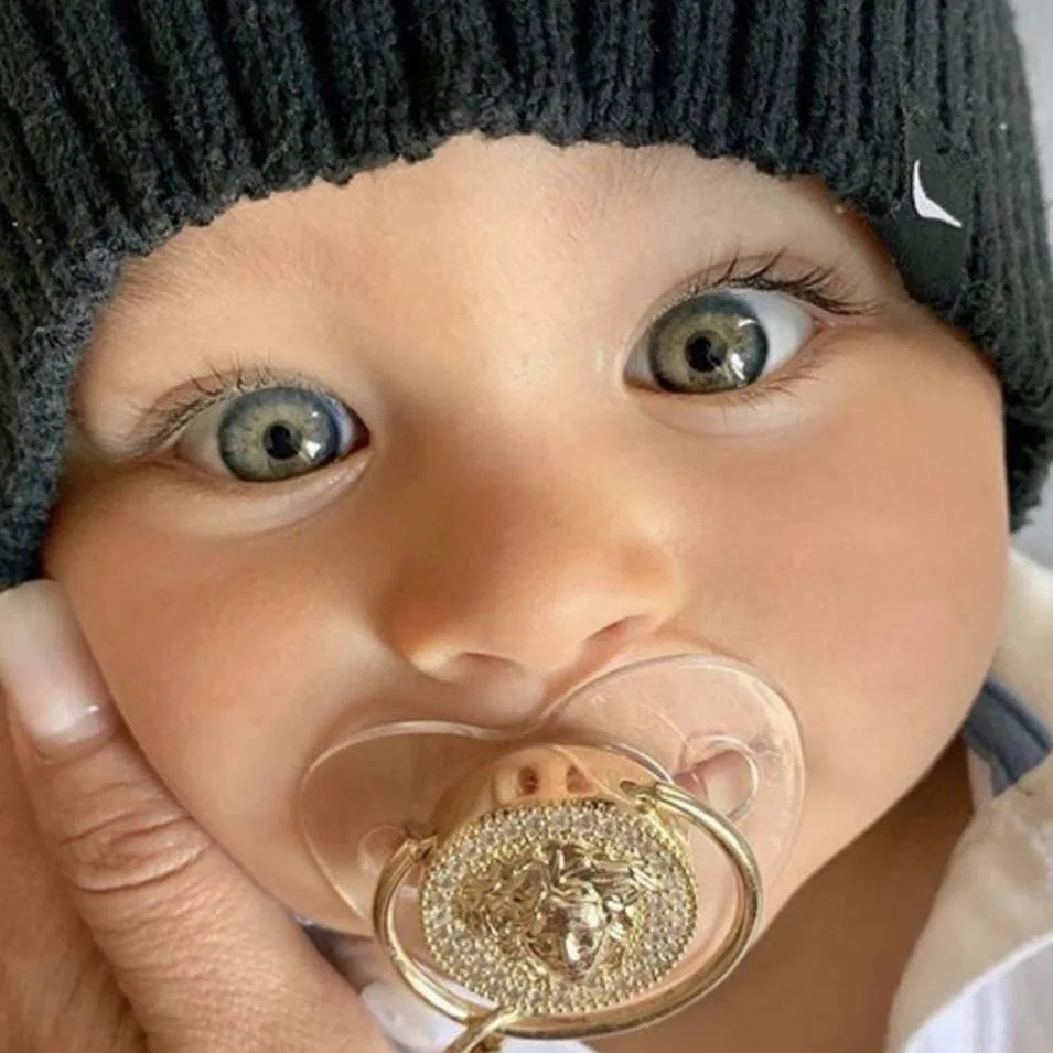 👩‍🍼 Почему быть любимчиком — это тяжелая ноша?

Золотой ребенок в семье — это проект родителей. На