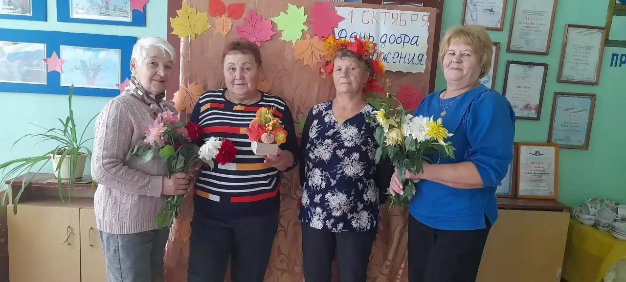 В Македоновском сельском клубе состоялся вечер встреч «Ваш возраст золотой», посвященны...