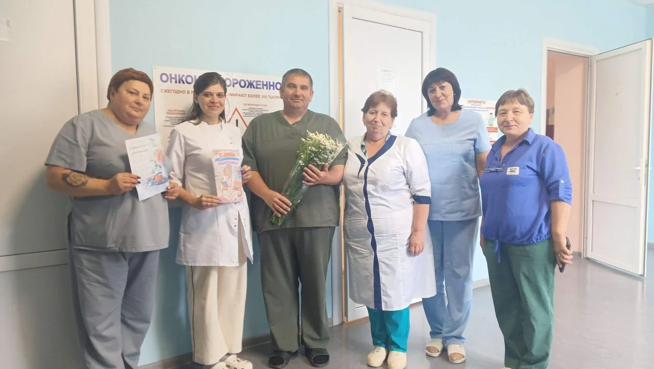 В честь профессионального праздника сотрудники Святославского СДК провели поздравительную акцию, что
