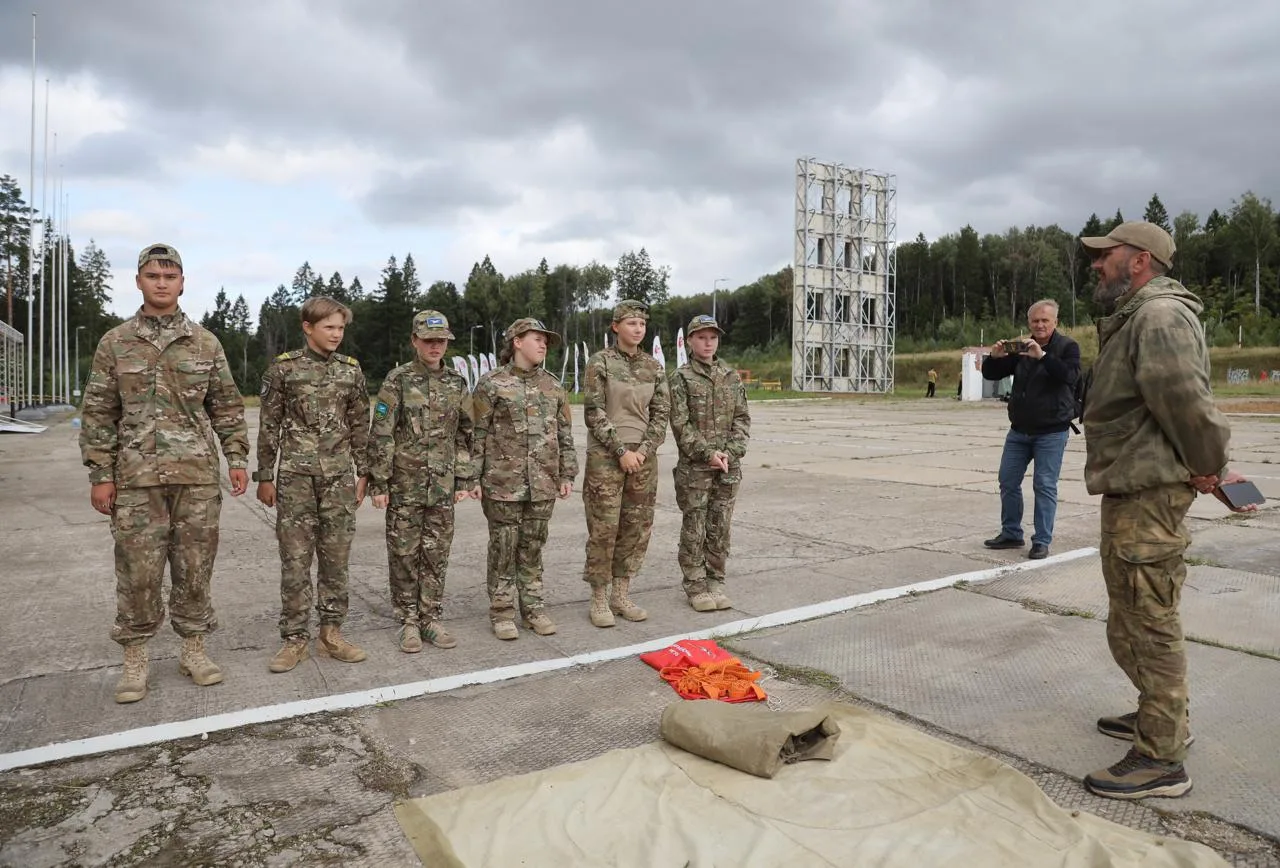 Всероссийская юнармейская военно-спортивная игра «Юный спасатель» прошла на базе воинск...