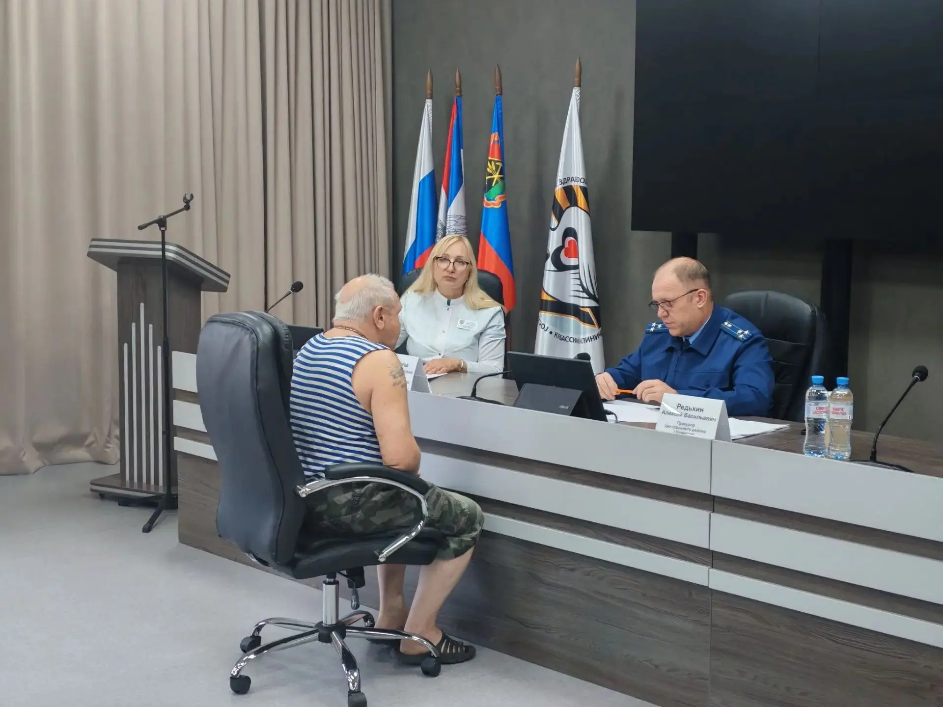 Помощь рядом: в Кузбасском госпитале для ветеранов войн состоялся прием по личным вопро...