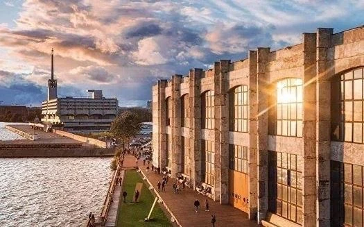 Бесплатный летний кинотеатр на открытом воздухе

⏰До 13 сентября
📍Севкабель Порт, Кожевенная линия,