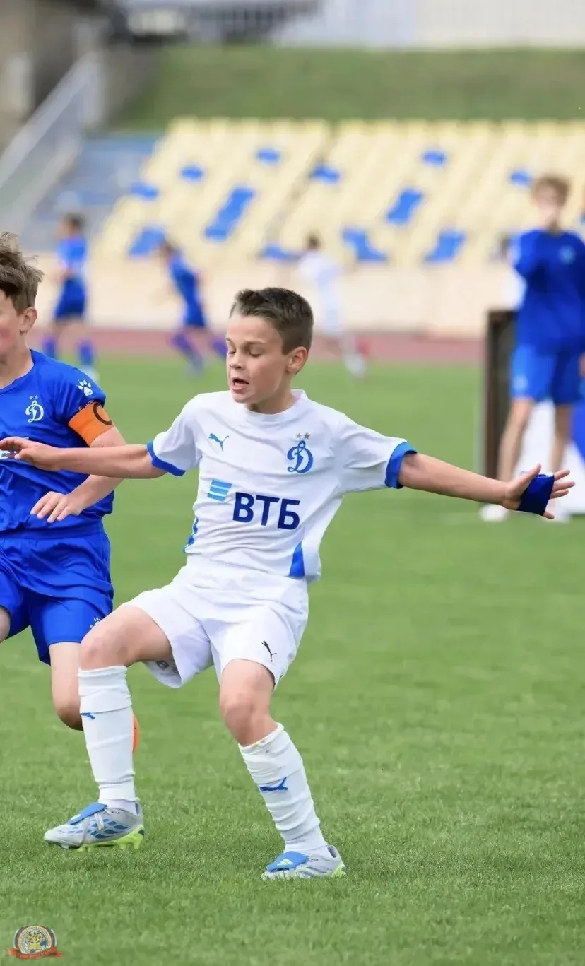 ГОРДИМСЯ НАШИМИ ЧЕМПИОНАМИ

⚽Ученик 3 «Д» класса, Глеб, профессионально занимается футболом в состав