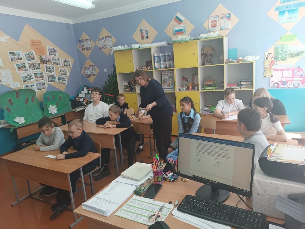 День славянской письменности и культуры символизирует начало письменной культуры у слав...