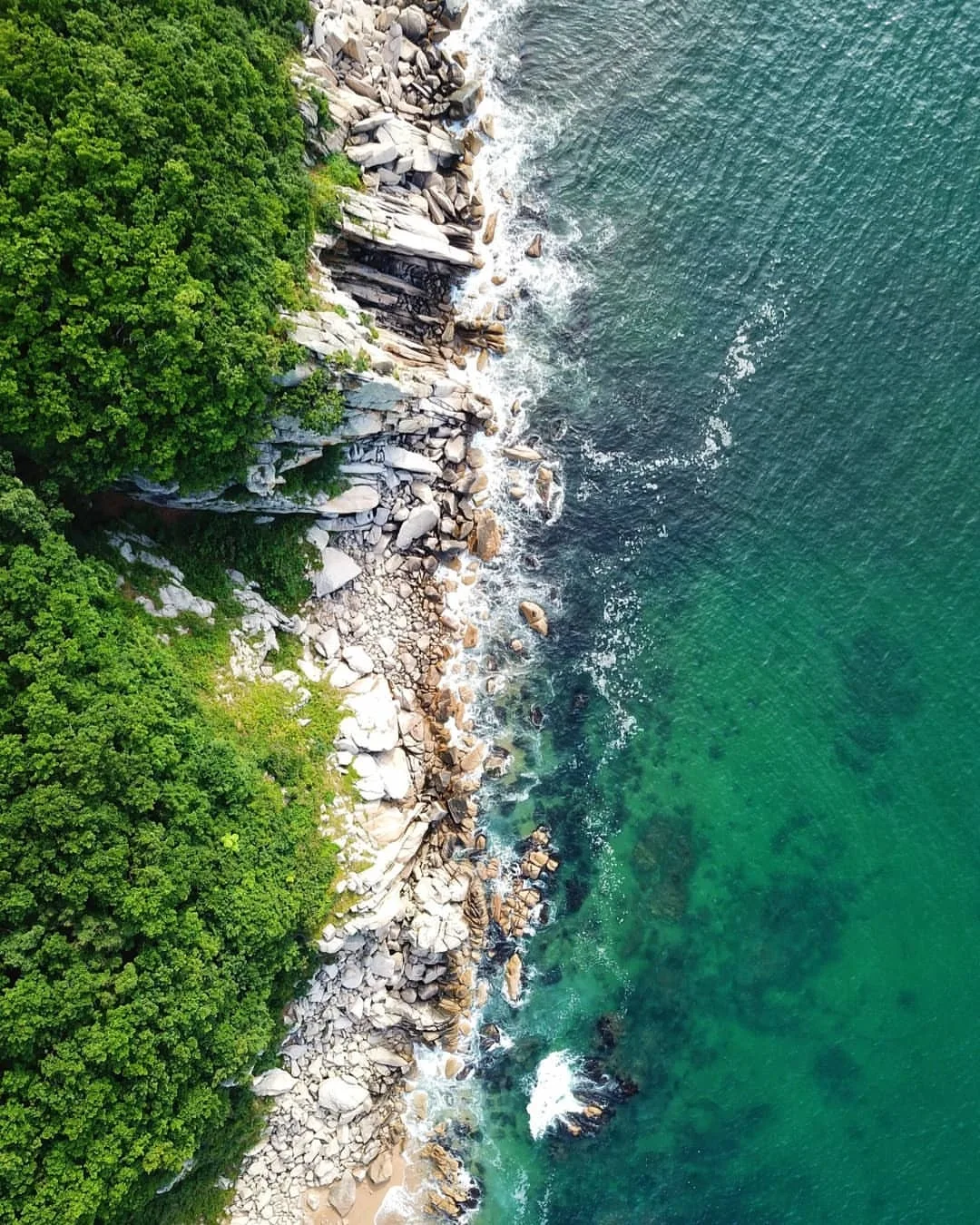 🌅 Пляжный отдых на берегу Японского моря  Белый песок, морская вода изумрудного оттенка, отсутствие 