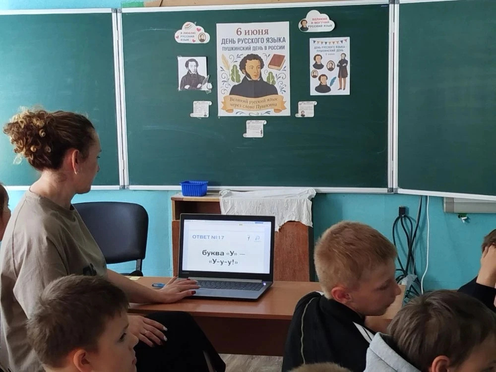Последний день первой недели в «Бригантине» — яркий, тёплый и очень литературный! ☀️📚✨

Сегодня в н
