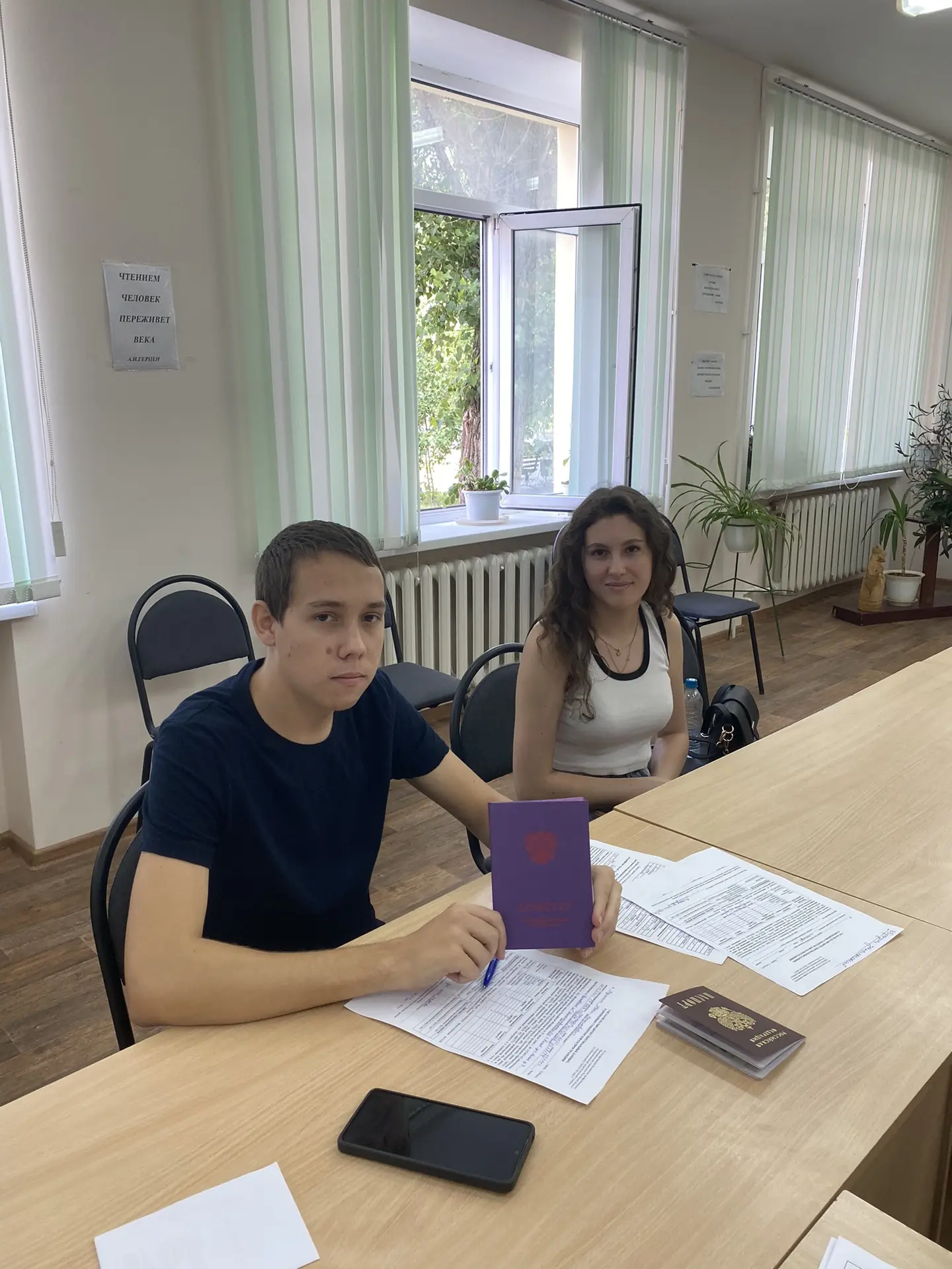 Приемная комиссия в действии! Задач много, но самое главное сейчас - прием документов и...