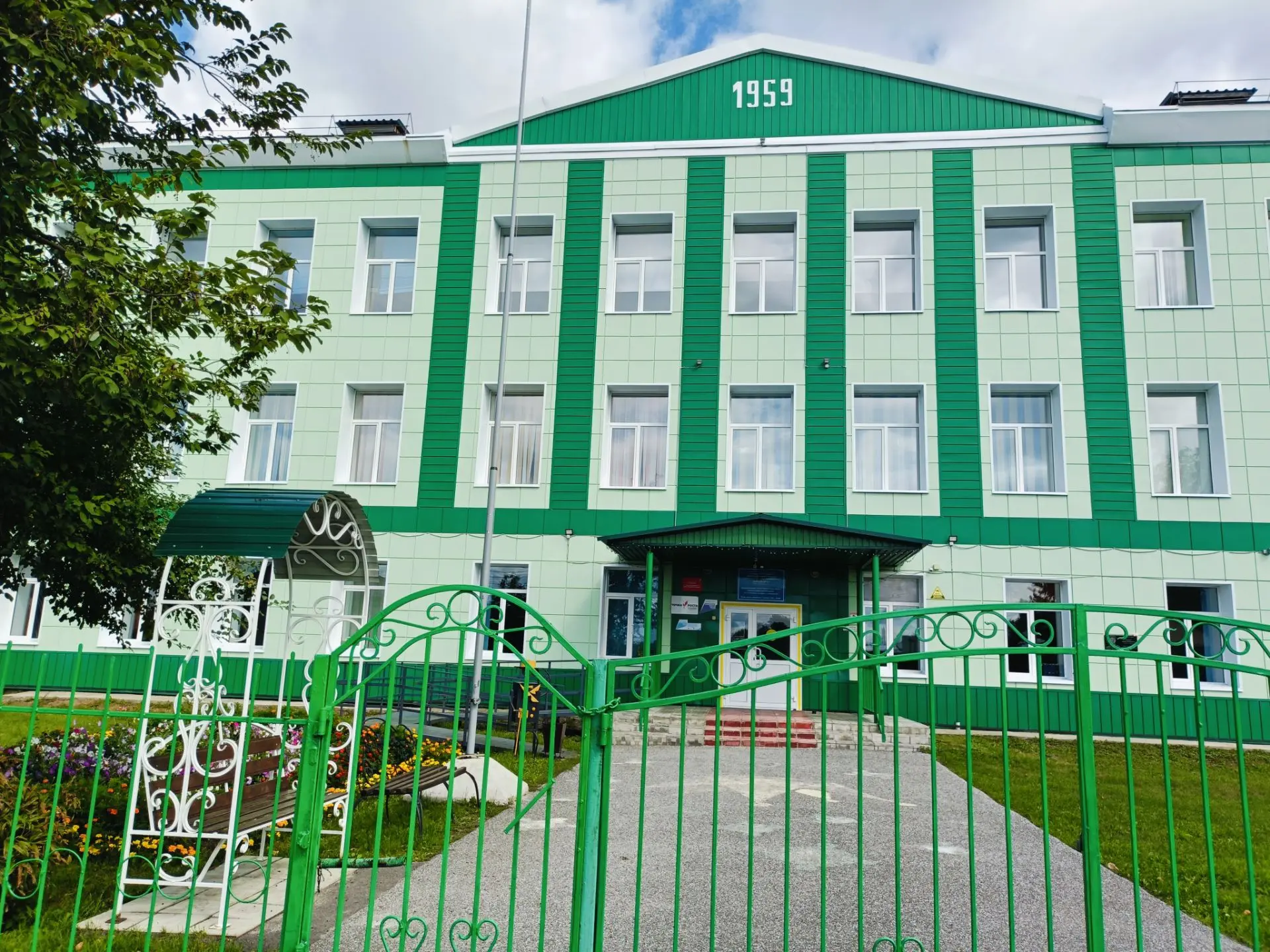 💯Завершается подготовка к приёмке школы к новому 2026-2027 учебному году.
