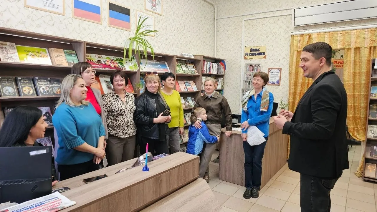 Член Общественного движения провел встречу с коллективом