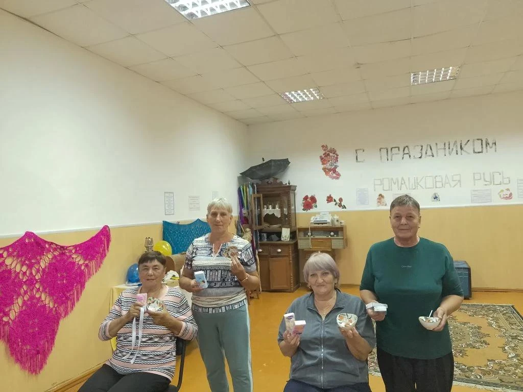 В Старокарапузском сельском клубе прошёл вечер отдыха «Жить без улыбки — просто ошибка!». Праздник б