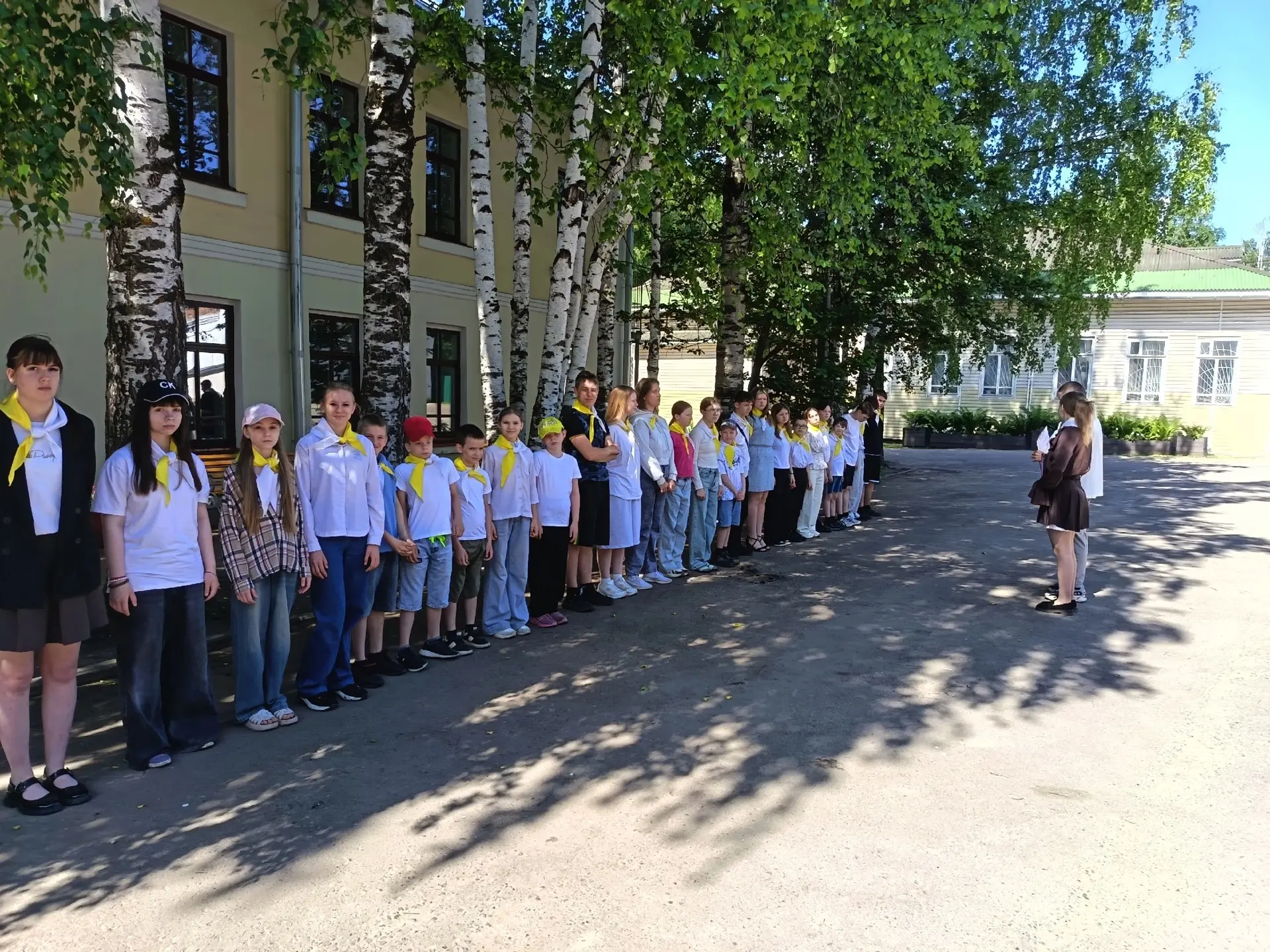 ☀️Сегодня ясным солнечным утром ювентовцы собрались на торжественную линейку, посвящённую одному из 
