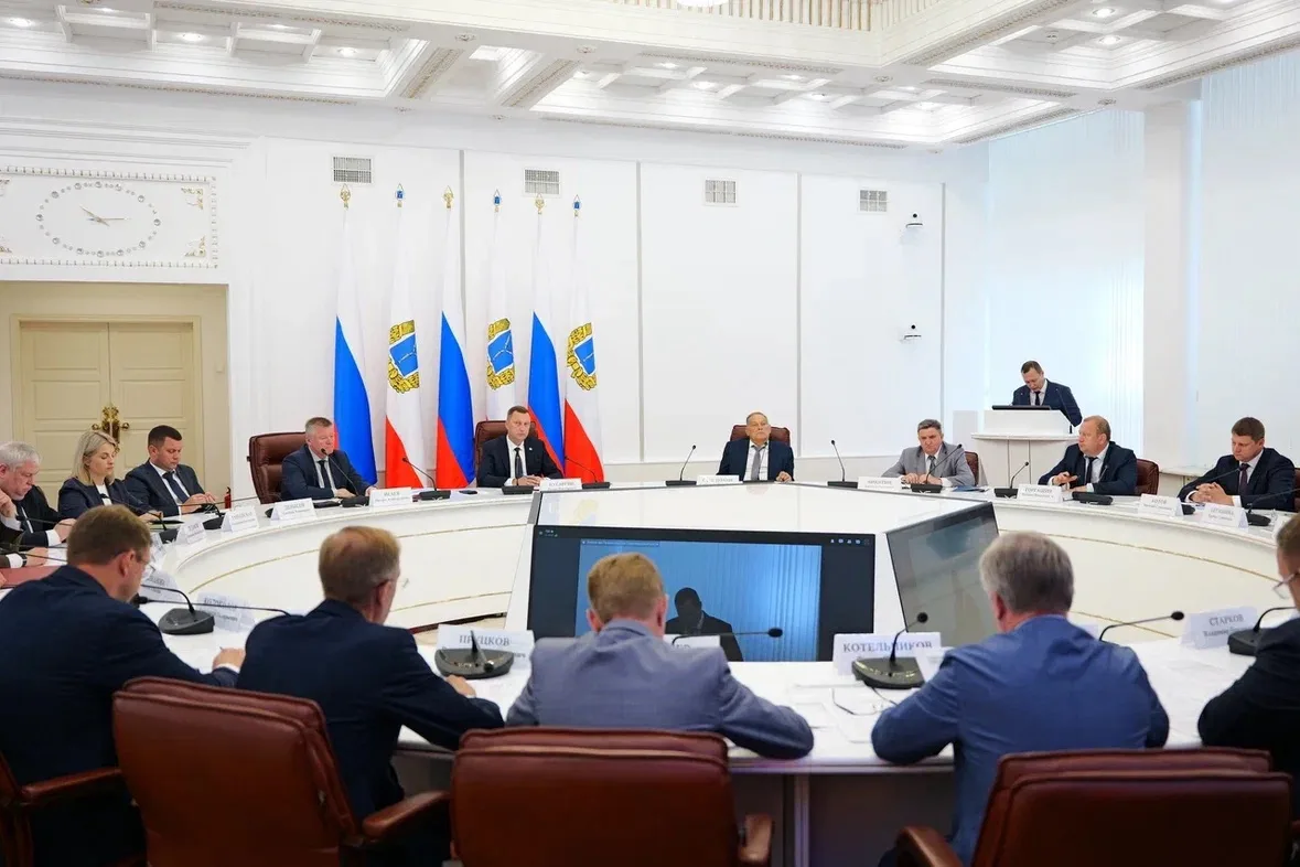 📍 Губернатор Роман Бусаргин провел постоянно действующее совещание с заместителями пре...