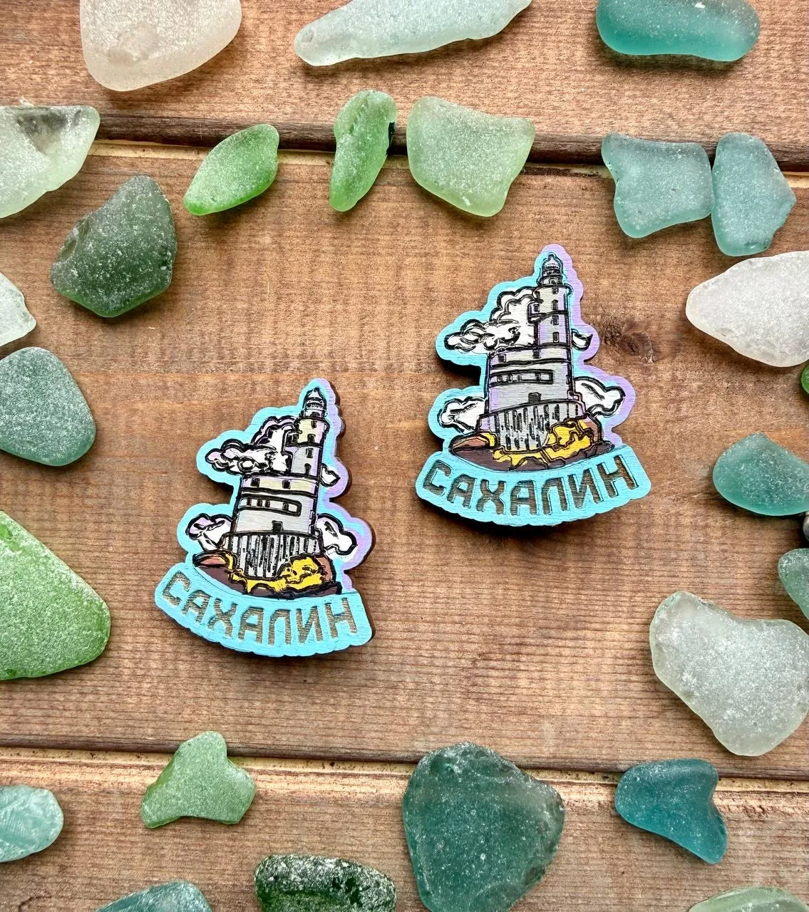 Значок «Маяк Анива» с художественной росписью ✨