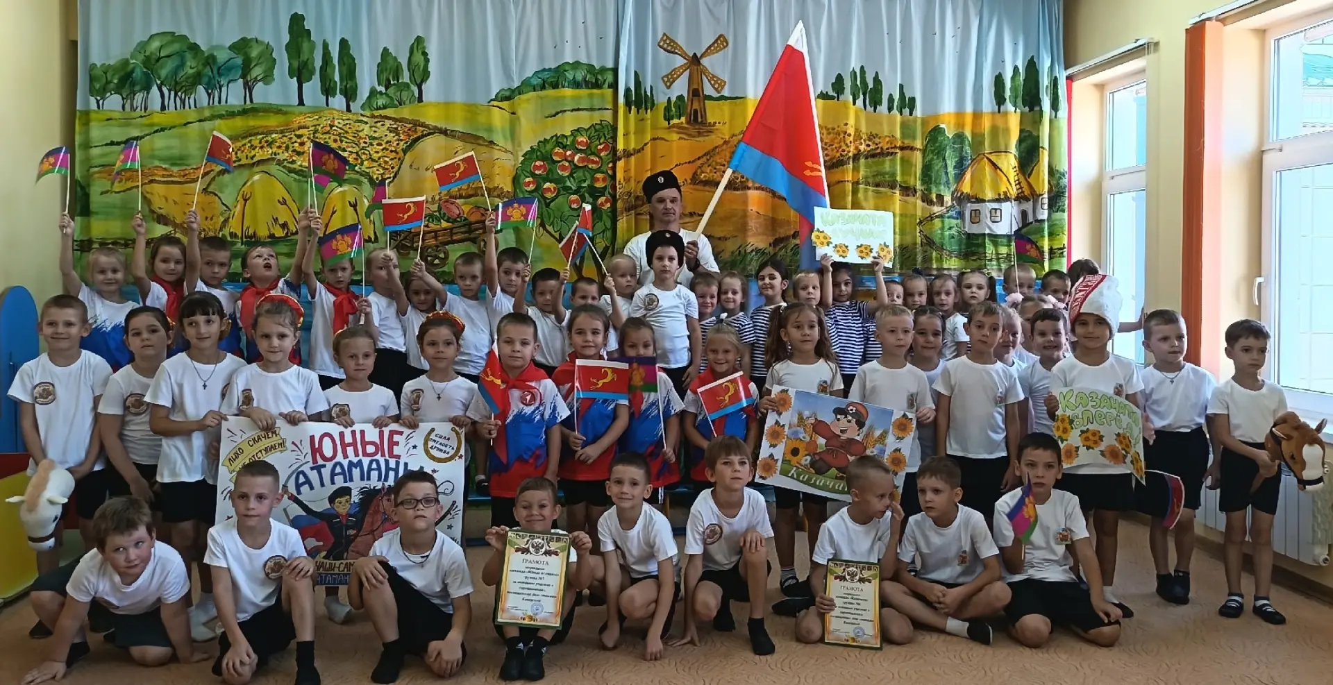 В честь празднования Дня станицы Каневской в детском саду «Капитошка» прошли яркие спор...