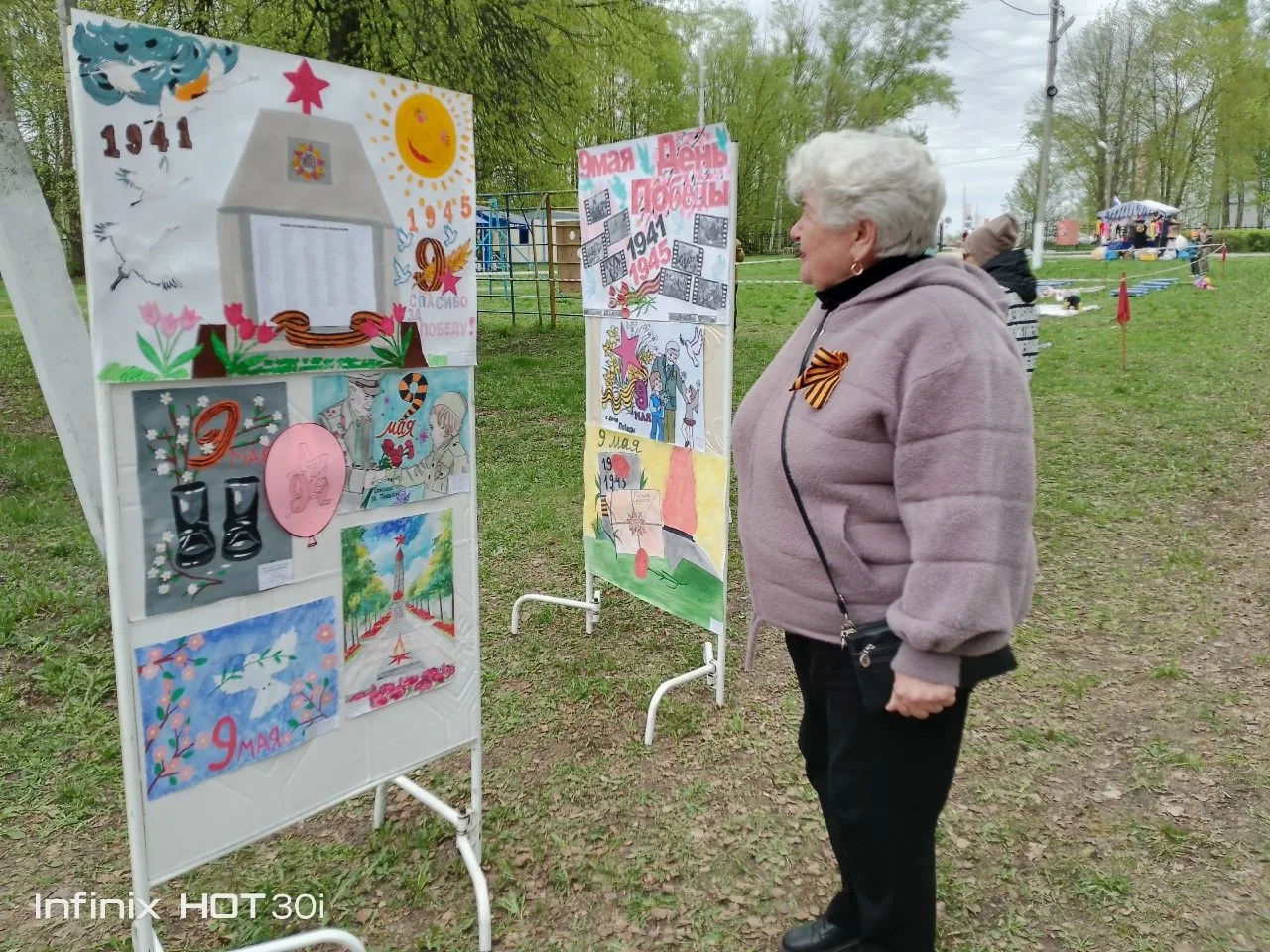 9 мая, в День Победы, Куркинский районный Центр внешкольной работы организовал выставку...