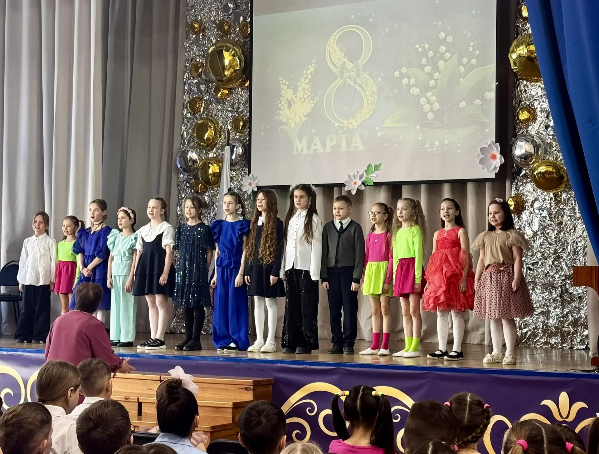 💐Дорогие женщины! Поздравляем вас с Международным женским днем — 8 марта!  🤗Сегодня хочется выразить