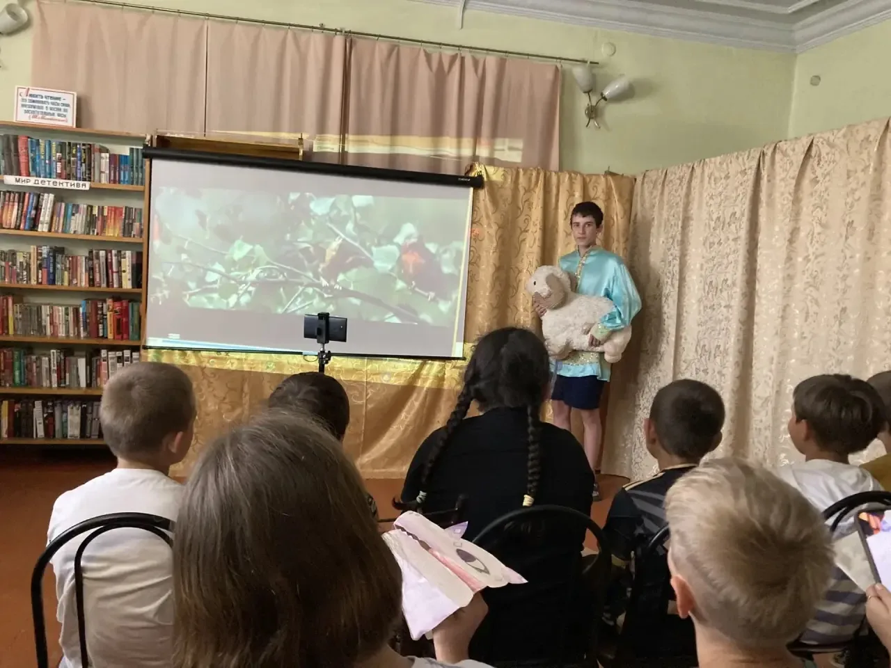 Волшебный день в «Цветочном городке»!

Наши воспитанники школьного лагеря не просто провели время, а