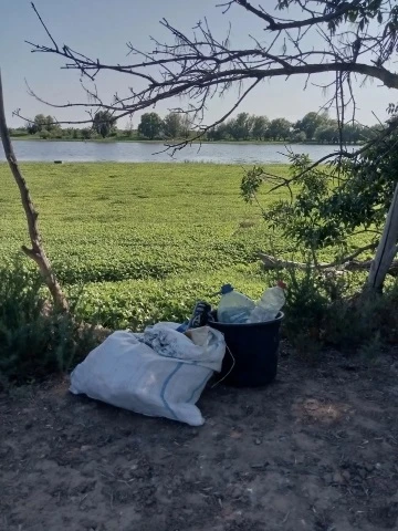Чистые берега начинаются с нас! 

🌿Вчера сотрудники сельской администрации села Козлово провели суб