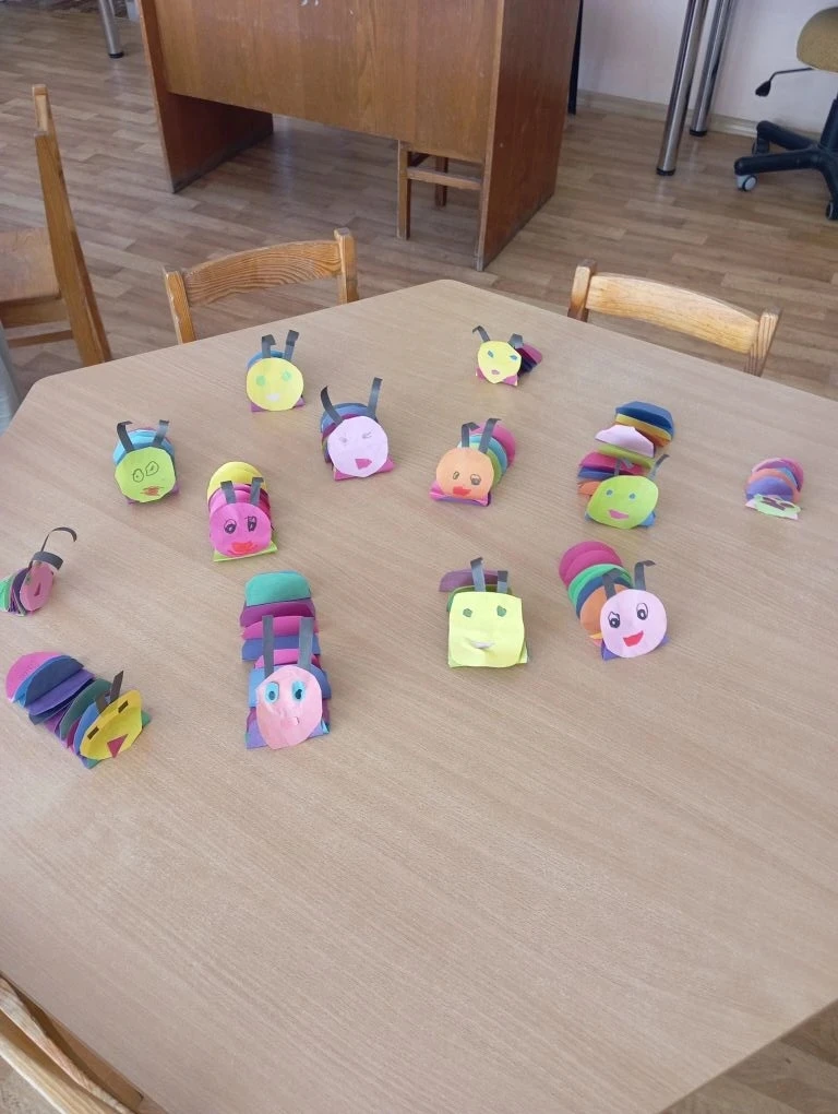 Знакомьтесь, наши весёлые гусеницы! 🐛💚