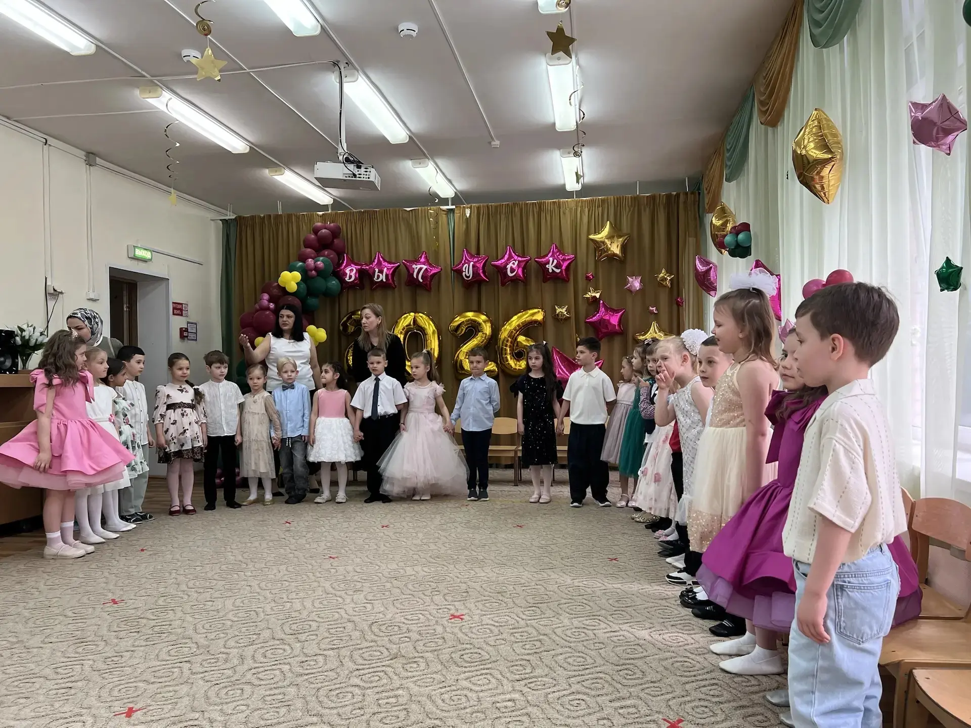 ☀ Наши дошколята  🔥 В детском саду по адресу проспект 60-летия Октября, 4 прошёл выпускной!  😍 Малыш